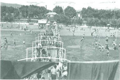 File:LA SPEZIA stabilimento Iride la spiaggia.jpg