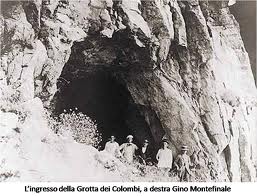 La grotta dei colombi alla Palmaria d'epoca.jpg