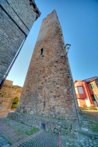 File:TORRE PENTAGONALE ARCOLA 01.jpg