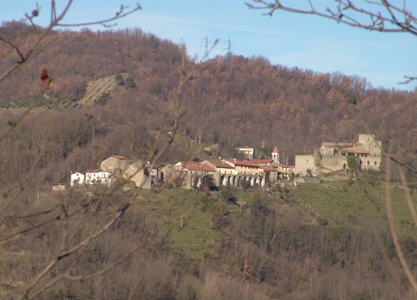 File:Lusuolo vista2.jpg