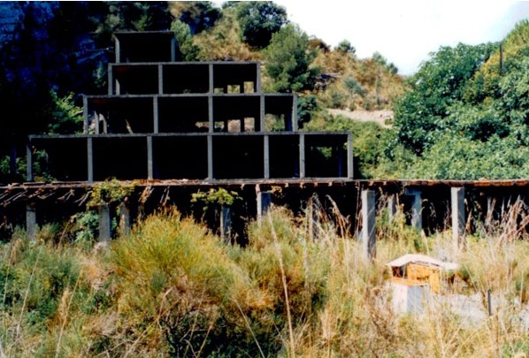 File:Scheletrone 02.jpg