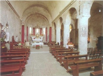 BRUGNATO interno cattedrale.jpg