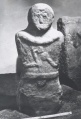 Statue Stele scudo.jpg