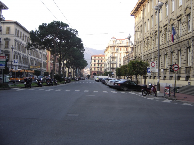 File:PIAZZA GIUSEPPE VERDI 03.jpg