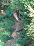 Cascatella sottostane l'arco della "gora" nel Canale del Redarca
